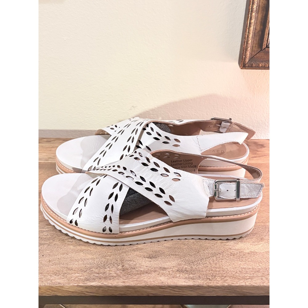 David Tate White Leather Laser Cut Crisscross‎ Slingback Platform Sandals 8.5